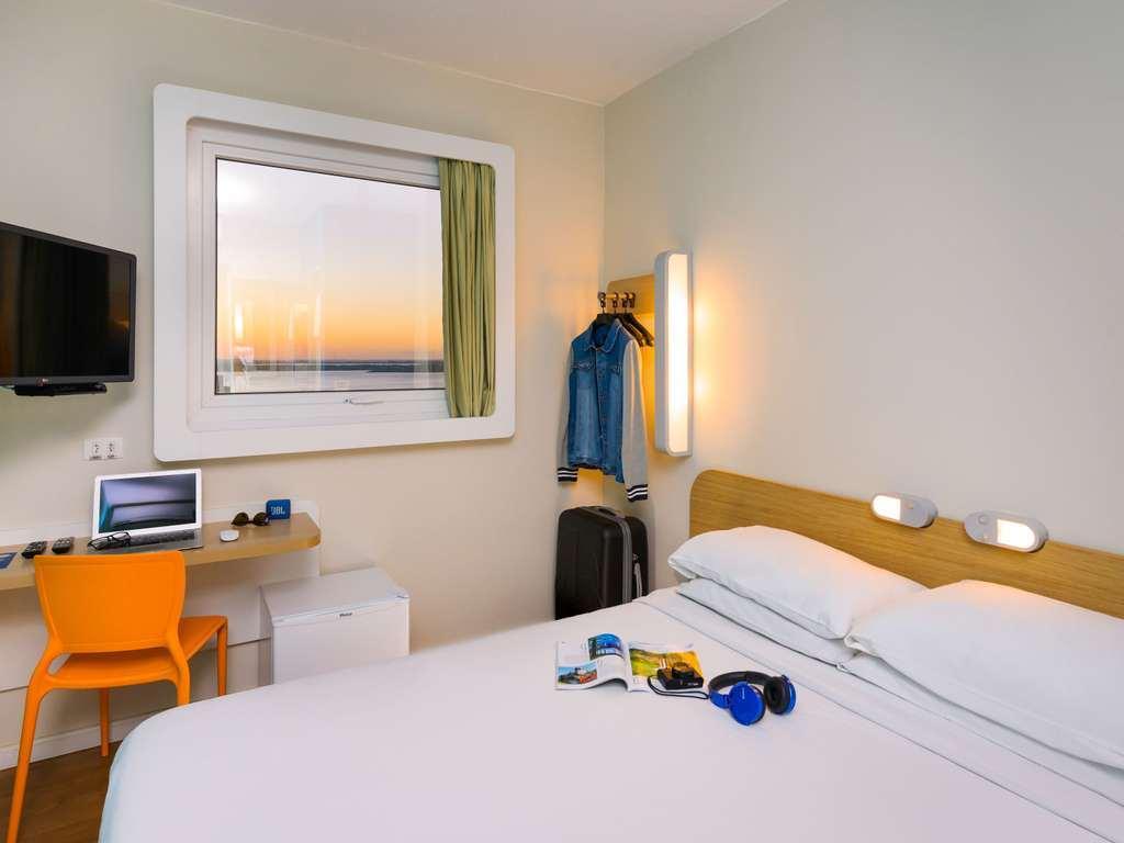 Отель Ibis Budget Porto Alegre - Supereconomico Номер фото